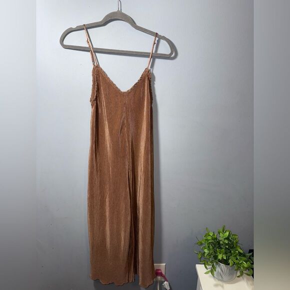 Out from Under Pleated Boho Jumpsuit Size XS GUC - Picture 3 of 10